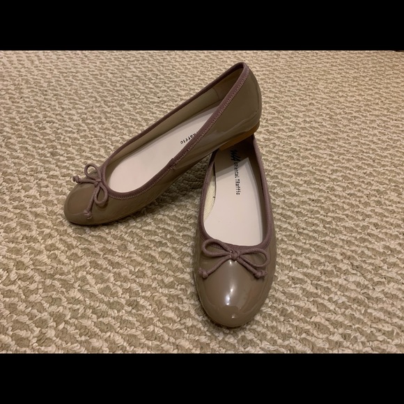 Khaki butterfly ballet flats - Picture 10 of 16
